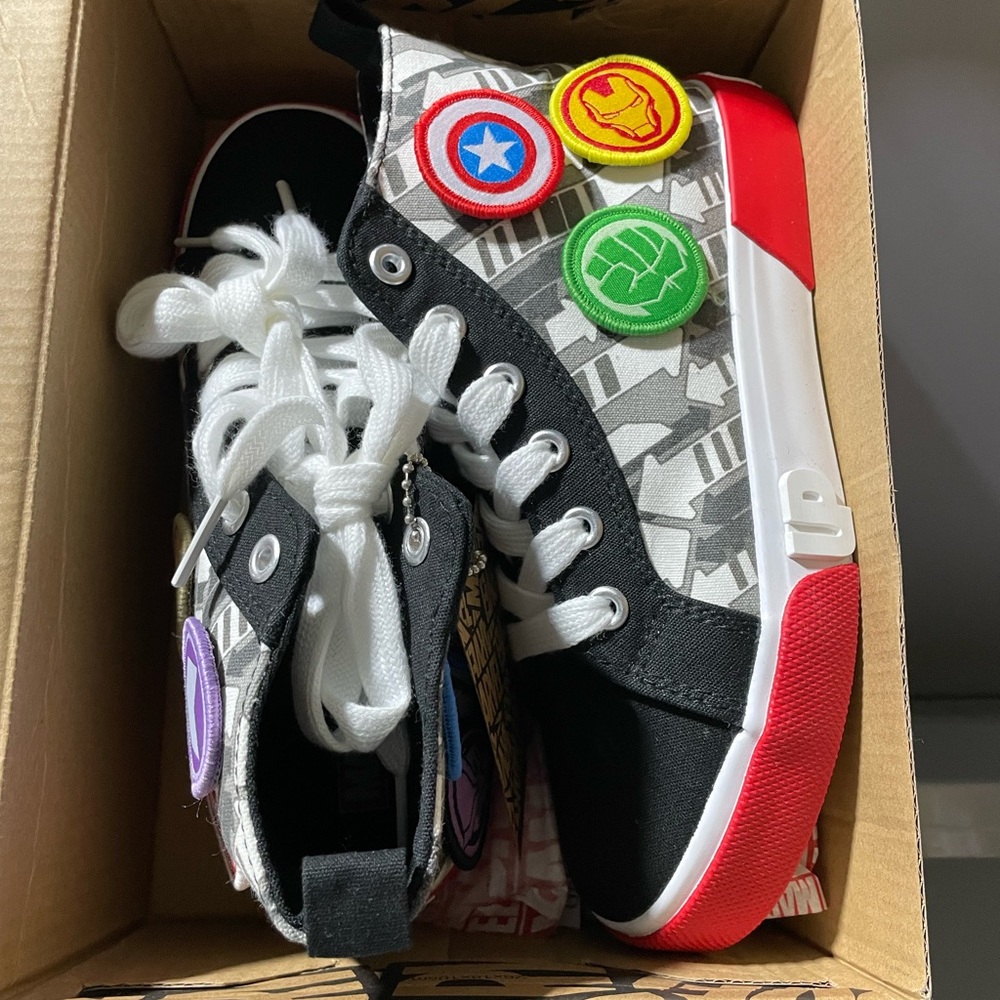 Marvel Kids High-Top Sneakers - Black and Red
